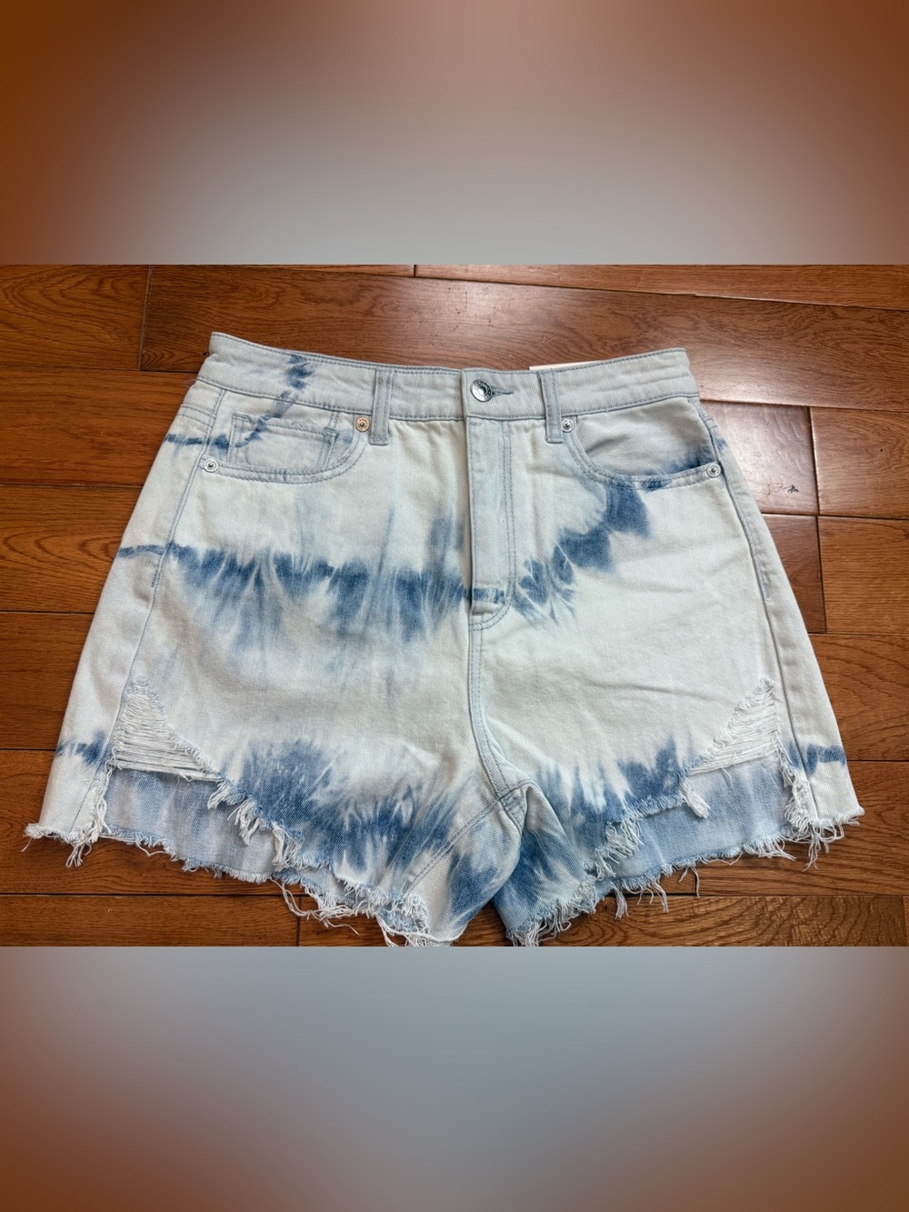 American Eagle Highest High Tie-Dye Distressed Mom Shorts NWT - Picture 1 of 5